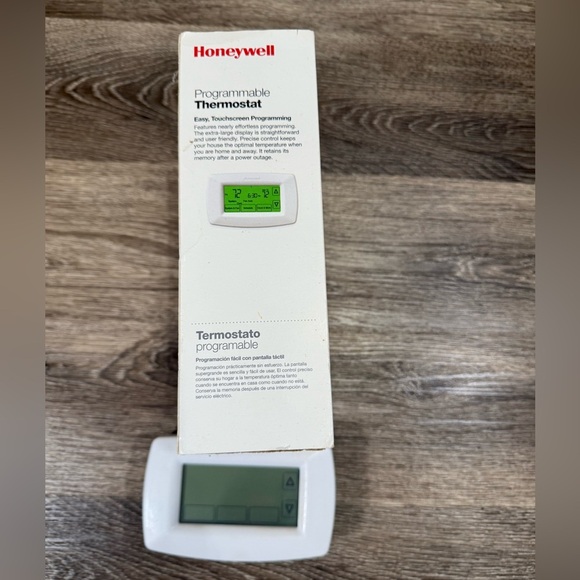 Honeywell Thermostat Programmable RTH7600D 6"w x3.2"h x 1"d White Used Tested - Picture 4 of 5